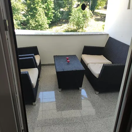Druzinski Apartmaji Judnic Adlesici